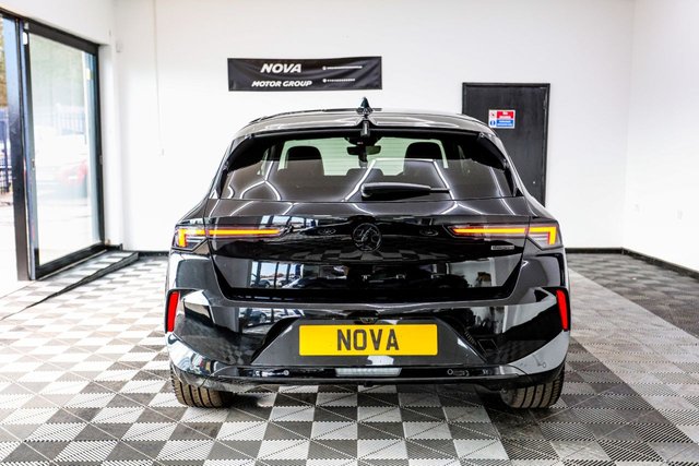 2024 Vauxhall Astra 1.6L Ultimate 5dr - Photo 11