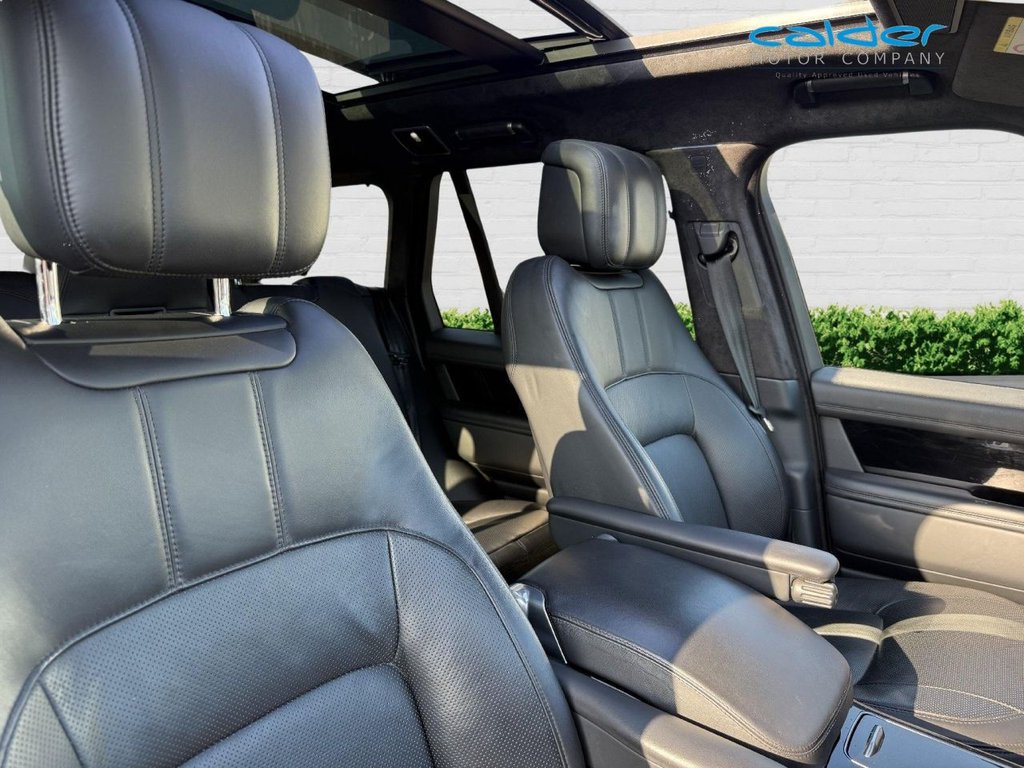 USED 2020 70 LAND ROVER RANGE ROVER 2.0 P400e 13.1kWh Westminster Black SUV 5dr Petrol Plug-in Hybrid Auto 4WD Euro 6 (s/s) (404 ps) TRIPLE BLACK+OPENING PANROOF
