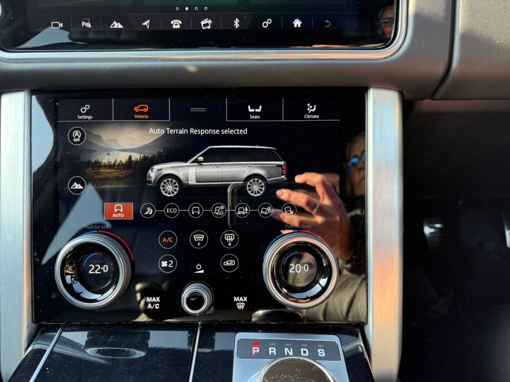 USED 2020 70 LAND ROVER RANGE ROVER 2.0 P400e 13.1kWh Westminster Black SUV 5dr Petrol Plug-in Hybrid Auto 4WD Euro 6 (s/s) (404 ps) TRIPLE BLACK+OPENING PANROOF