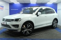 USED 2015 15 VOLKSWAGEN TOUAREG 3.0 TDI V6 BlueMotion Tech R-Line SUV 5dr Diesel Tiptronic 4WD Euro 6 (s/s) (262 ps) PAN ROOF - FULL HEATED LEATHER