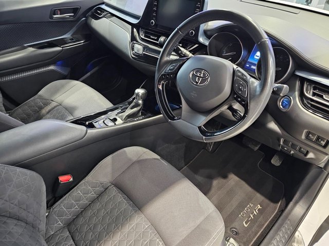 2021 TOYOTA C-HR 1.8 VVT-h GPF Design SUV 5dr Petrol Hybrid CVT Euro 6 (s/s) (122 ps) - Photo 10