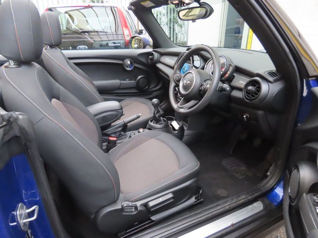 View our MINI CONVERTIBLE