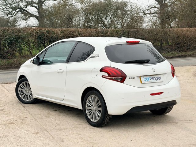 2016 Peugeot 208 1.2L Allure 3dr - Photo 5