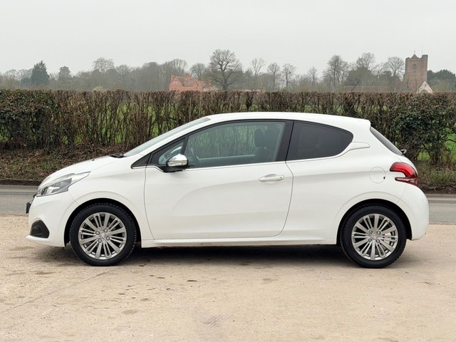 2016 Peugeot 208 1.2L Allure 3dr - Photo 7