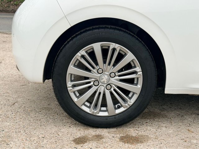 2016 Peugeot 208 1.2L Allure 3dr - Photo 12