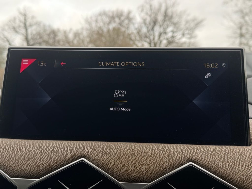 USED 2020 20 DS AUTOMOBILES DS 3 CROSSBACK 1.5 BlueHDi Prestige Crossback 5dr Diesel Manual Euro 6 (s/s) (100 ps) |Rear & Front Sensors|SatNav|Apple CarPlay/Android Auto|Cruise|