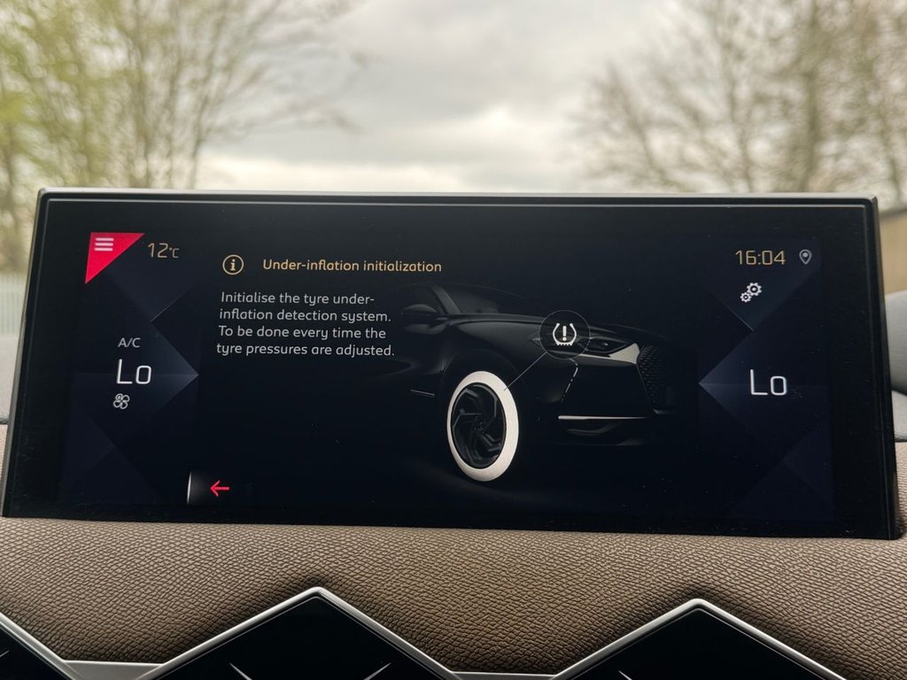 USED 2020 20 DS AUTOMOBILES DS 3 CROSSBACK 1.5 BlueHDi Prestige Crossback 5dr Diesel Manual Euro 6 (s/s) (100 ps) |Rear & Front Sensors|SatNav|Apple CarPlay/Android Auto|Cruise|