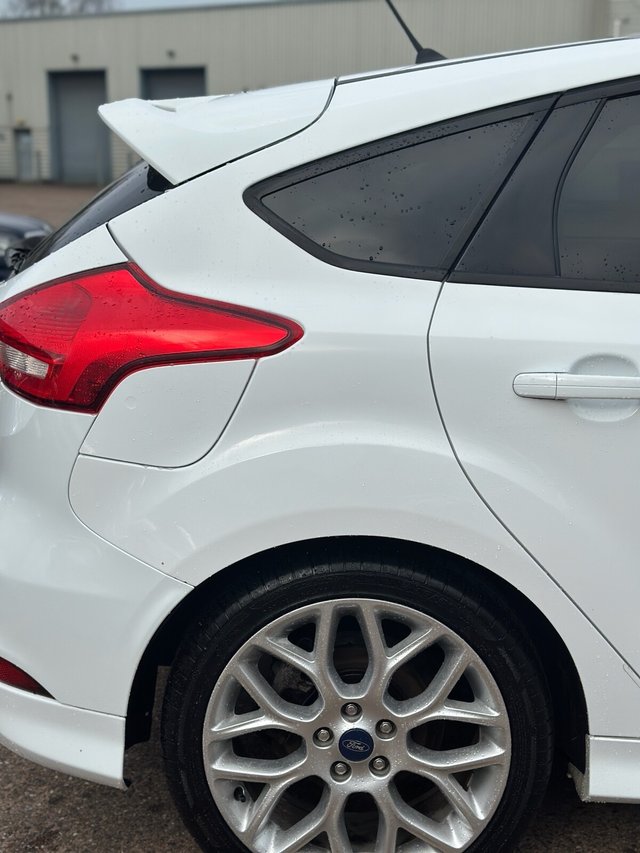 View our FORD FOCUS