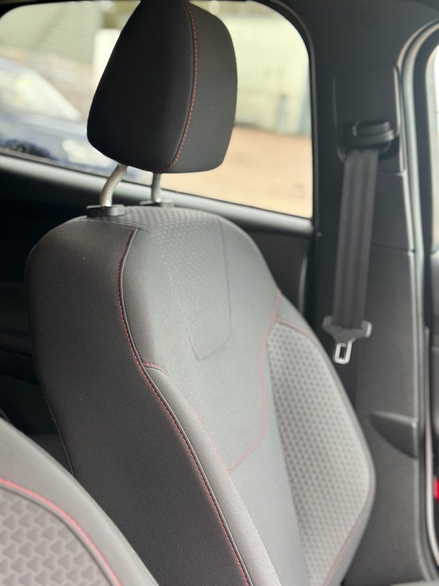 View our FORD FOCUS