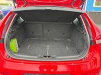 USED 2018 68 VOLVO V40 2.0 D2 R-Design Nav Plus Hatchback 5dr Diesel Manual Euro 6 (s/s) (120 ps) 