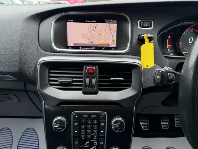 2018 VOLVO V40 2018 2.0 D2 R-Design Nav Plus Hatchback 5dr Diesel Manual Euro 6 (s/s) (120 ps) - Photo 11