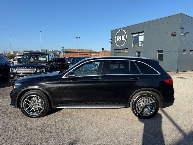 2017 MERCEDES-BENZ GLC 2.1 GLC220d AMG Line (Premium Plus) SUV 5dr Diesel G-Tronic 4MATIC Euro 6-2 FORMER KEEPERS-FINISHED IN OBSIDIAN BLACK WITH BLACK LEATHER UPHOLSTERY-PANORAMIC GLASS SUNROOF-BURMESTER SOUND-HEATED SEATS-ELECTRIC MEMORY SEATS-ELECTRIC FOLDING MIRRORS-BLUETOOTH-CRUISE CONTROL-SATNAV-REVERSE CAMERA-DAB RADIO-DUAL ZONE CLIMATE CONTROL - Photo 3