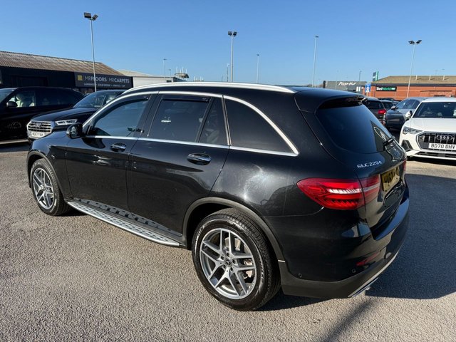 2017 MERCEDES-BENZ GLC 2.1 GLC220d AMG Line (Premium Plus) SUV 5dr Diesel G-Tronic 4MATIC Euro 6-2 FORMER KEEPERS-FINISHED IN OBSIDIAN BLACK WITH BLACK LEATHER UPHOLSTERY-PANORAMIC GLASS SUNROOF-BURMESTER SOUND-HEATED SEATS-ELECTRIC MEMORY SEATS-ELECTRIC FOLDING MIRRORS-BLUETOOTH-CRUISE CONTROL-SATNAV-REVERSE CAMERA-DAB RADIO-DUAL ZONE CLIMATE CONTROL - Photo 4