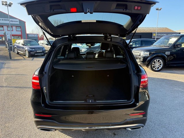 2017 MERCEDES-BENZ GLC 2.1 GLC220d AMG Line (Premium Plus) SUV 5dr Diesel G-Tronic 4MATIC Euro 6-2 FORMER KEEPERS-FINISHED IN OBSIDIAN BLACK WITH BLACK LEATHER UPHOLSTERY-PANORAMIC GLASS SUNROOF-BURMESTER SOUND-HEATED SEATS-ELECTRIC MEMORY SEATS-ELECTRIC FOLDING MIRRORS-BLUETOOTH-CRUISE CONTROL-SATNAV-REVERSE CAMERA-DAB RADIO-DUAL ZONE CLIMATE CONTROL - Photo 7