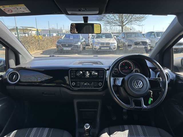 2015 VOLKSWAGEN UP! - Photo 9