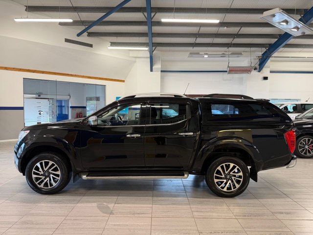 2017 Nissan Navara 2.3L Tekna 4dr - Photo 4