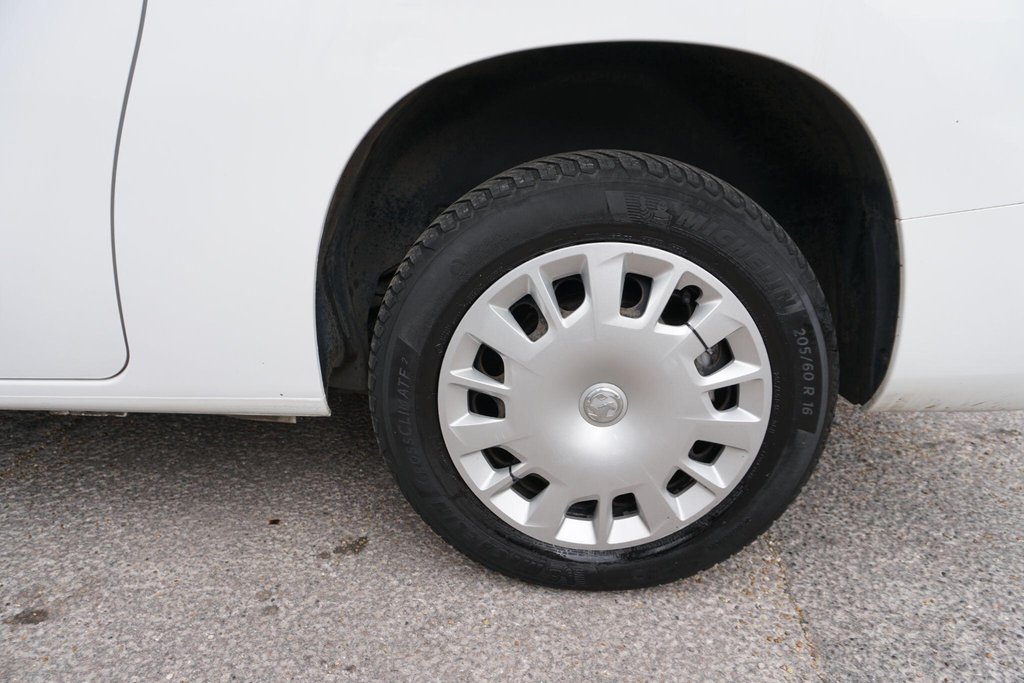 USED 2020 70 VAUXHALL COMBO 1.5 Turbo D 2300 Sportive L2 H1 Euro 6 (s/s) 4dr NO VAT/JUST IN!!!