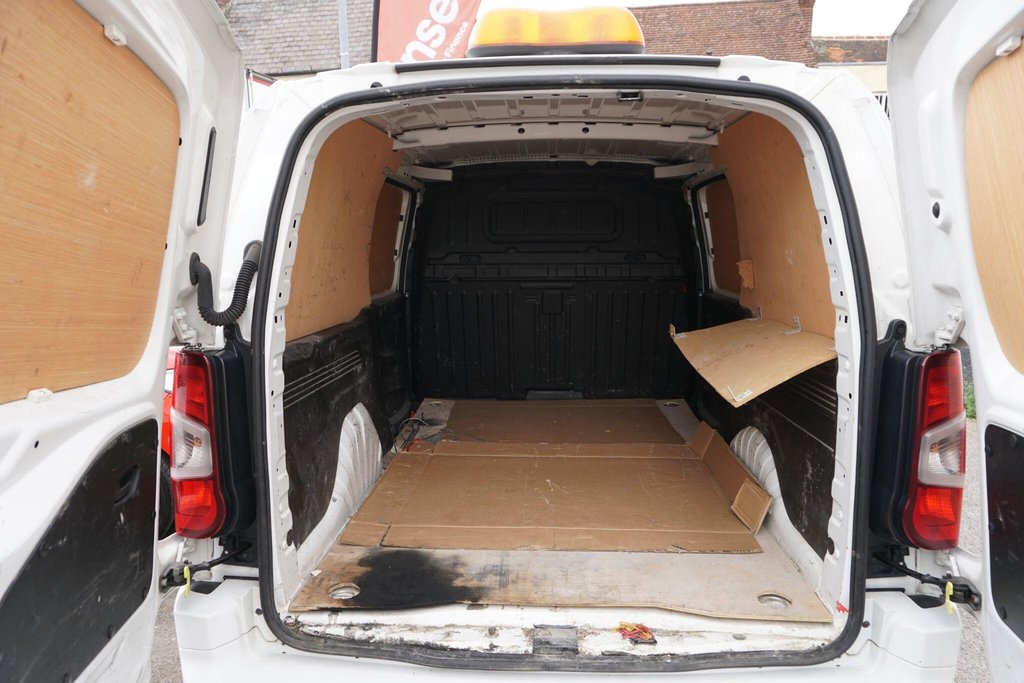 USED 2020 70 VAUXHALL COMBO 1.5 Turbo D 2300 Sportive L2 H1 Euro 6 (s/s) 4dr NO VAT/JUST IN!!!
