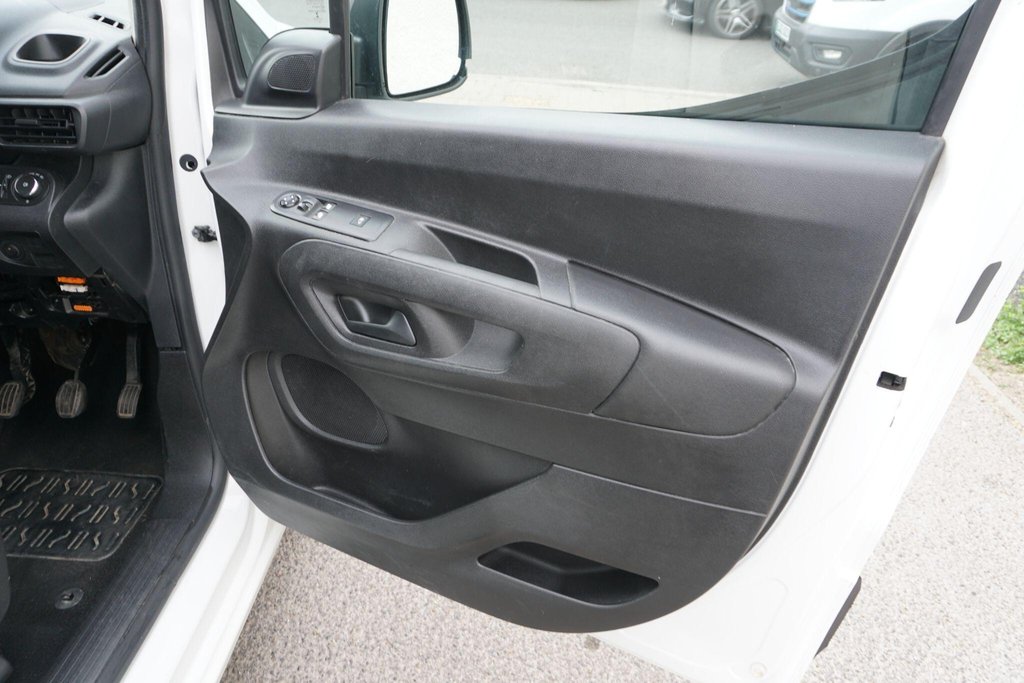 USED 2020 70 VAUXHALL COMBO 1.5 Turbo D 2300 Sportive L2 H1 Euro 6 (s/s) 4dr NO VAT/JUST IN!!!