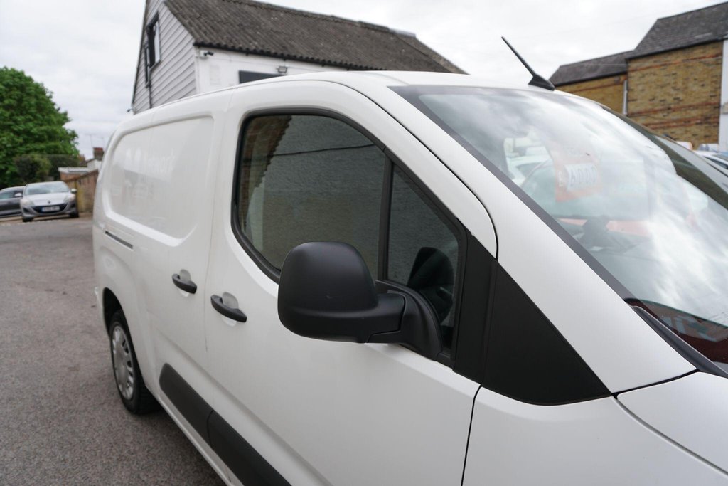 USED 2020 70 VAUXHALL COMBO 1.5 Turbo D 2300 Sportive L2 H1 Euro 6 (s/s) 4dr NO VAT/JUST IN!!!