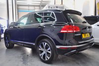 USED 2015 G VOLKSWAGEN TOUAREG 3.0 TDI V6 BlueMotion Tech R-Line SUV 5dr Diesel Tiptronic 4WD Euro 6 (s/s) (262 ps) Panoramic Roof - Satellite Navigation - &pound;4K Extras - Heated Steering Wheel