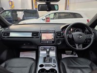 USED 2015 G VOLKSWAGEN TOUAREG 3.0 TDI V6 BlueMotion Tech R-Line SUV 5dr Diesel Tiptronic 4WD Euro 6 (s/s) (262 ps) Panoramic Roof - Satellite Navigation - &pound;4K Extras - Heated Steering Wheel