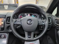 USED 2015 G VOLKSWAGEN TOUAREG 3.0 TDI V6 BlueMotion Tech R-Line SUV 5dr Diesel Tiptronic 4WD Euro 6 (s/s) (262 ps) Panoramic Roof - Satellite Navigation - &pound;4K Extras - Heated Steering Wheel