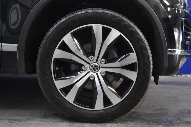 2015 Volkswagen Touareg 3L R-Line 5dr - Photo 11
