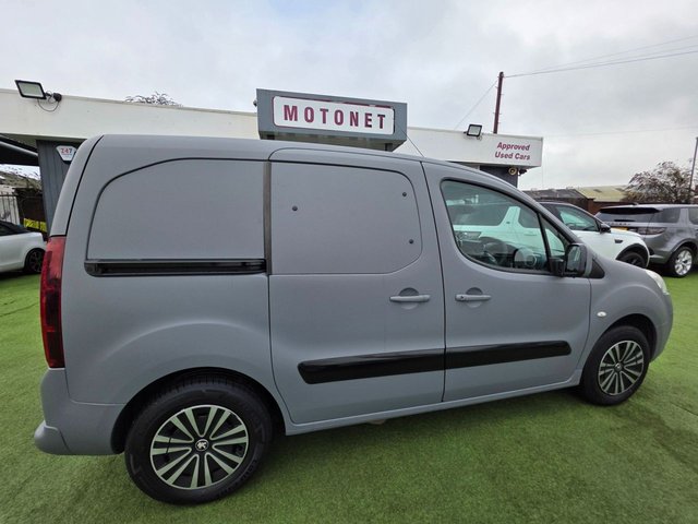 2014 PEUGEOT PARTNER TEPEE 1.6 HDi Tepee S MPV 5dr Diesel EGC (s/s) (125 g/km, 92 bhp) - Photo 9