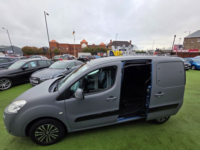 2014 PEUGEOT PARTNER TEPEE 1.6 HDi Tepee S MPV 5dr Diesel EGC (s/s) (125 g/km, 92 bhp) - Photo 12