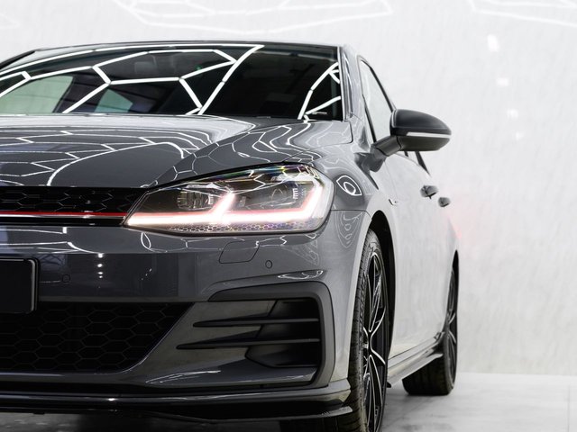 2019 VOLKSWAGEN GOLF - Photo 2