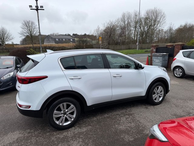 2016 KIA SPORTAGE 1.7 CRDi 2 SUV 5dr Diesel Manual Euro 6 (s/s) (114 bhp) - Photo 4
