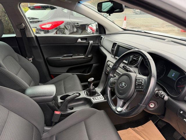 2016 KIA SPORTAGE 1.7 CRDi 2 SUV 5dr Diesel Manual Euro 6 (s/s) (114 bhp) - Photo 8