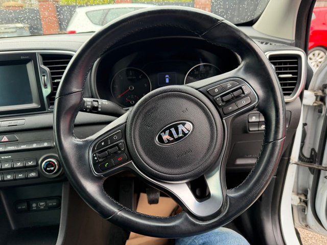 2016 KIA SPORTAGE 1.7 CRDi 2 SUV 5dr Diesel Manual Euro 6 (s/s) (114 bhp) - Photo 9