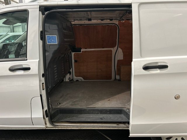 2021 Mercedes-Benz VITO - Photo 10