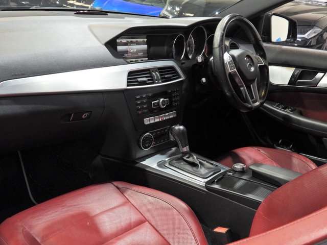 2013 Mercedes-Benz C-Class 2.1L Amg Sport 2dr - Photo 3