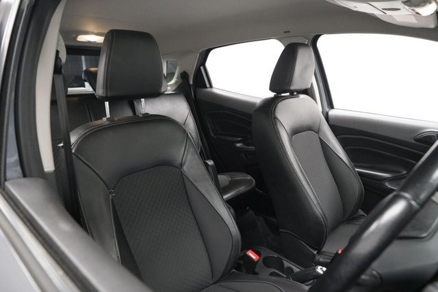 2017 FORD ECOSPORT 1.0T EcoBoost Titanium 2WD Euro 5 (s/s) 5dr - Photo 11