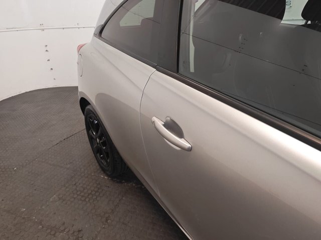 2019 Vauxhall Corsa 1.4L Griffin 3dr - Photo 11