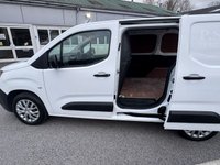 USED 2021 71 CITROEN BERLINGO 1.5 BlueHDi 1000 Enterprise M Pro Panel Van 5dr Diesel Manual SWB Euro 6 (s/s) (100 ps) This 2021 Citroen Berlingo Enterprise M Pro boasts an impressive MOT valid until November 2026, offering peace of mind for years to come. This one owner vehicle has covered a low mileage of just 47909 miles and comes with a clear vehicle history check. Powered by an efficient 1.5 litre BlueHDi diesel engine, this Euro 6 compliant model is registered in 2021 and features the Enterprise M Pro trim. With a remarkable fuel economy of 56 miles per gallon and low CO2 emissions.