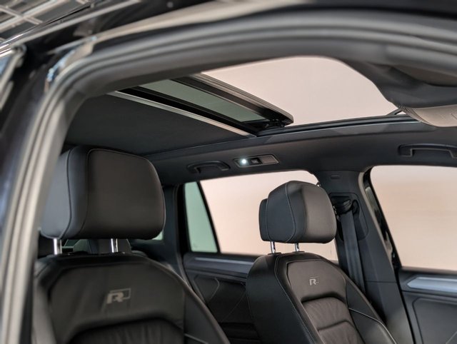 VOLKSWAGEN TIGUAN 2.0 TSI R-Line SUV 5dr Petrol DSG 4Motion Euro 6 (s/s) (180 ps) - Photo 12
