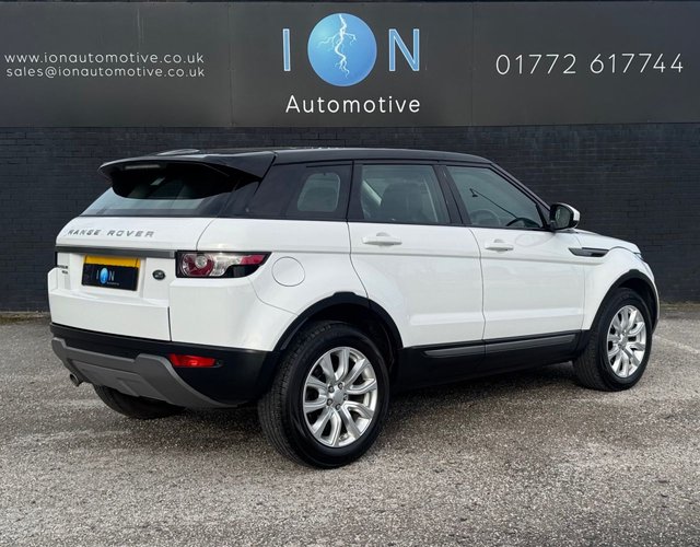 2014 LAND ROVER RANGE ROVER EVOQUE 2.2 eD4 Pure Tech Diesel Manual *Nav, Pan Roof, Heated Seats* - Photo 2