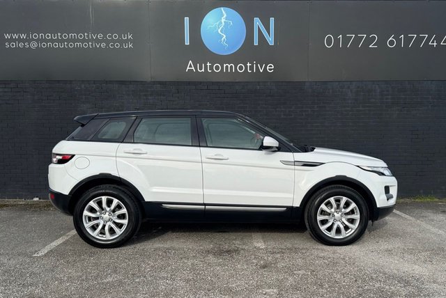 2014 LAND ROVER RANGE ROVER EVOQUE 2.2 eD4 Pure Tech Diesel Manual *Nav, Pan Roof, Heated Seats* - Photo 3