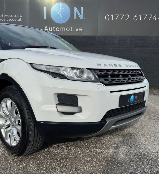 2014 LAND ROVER RANGE ROVER EVOQUE 2.2 eD4 Pure Tech Diesel Manual *Nav, Pan Roof, Heated Seats* - Photo 10