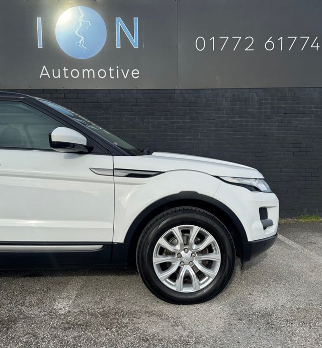 2014 LAND ROVER RANGE ROVER EVOQUE 2.2 eD4 Pure Tech Diesel Manual *Nav, Pan Roof, Heated Seats* - Photo 11