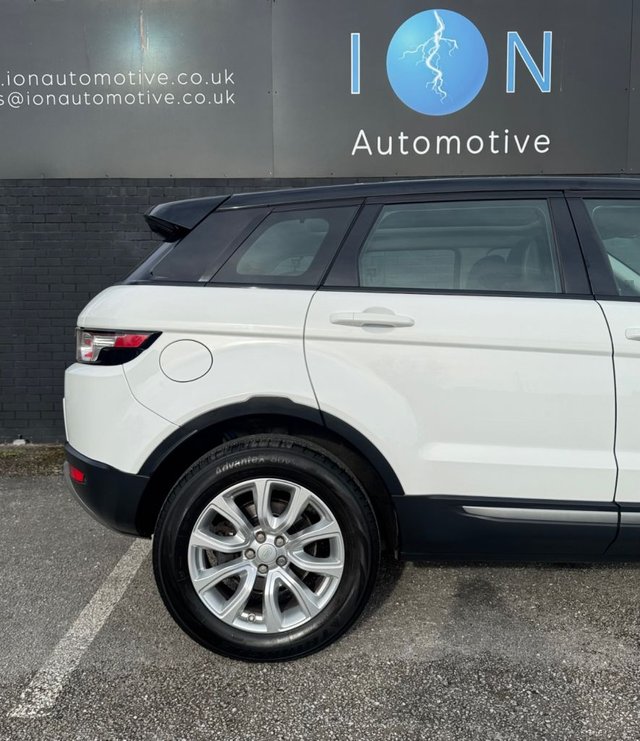 2014 LAND ROVER RANGE ROVER EVOQUE 2.2 eD4 Pure Tech Diesel Manual *Nav, Pan Roof, Heated Seats* - Photo 12