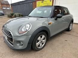 2017 MINI Hatch 1.5L Cooper 5dr - Photo 2