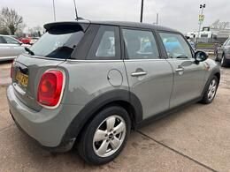 2017 MINI Hatch 1.5L Cooper 5dr - Photo 3
