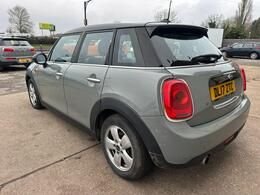 2017 MINI Hatch 1.5L Cooper 5dr - Photo 5