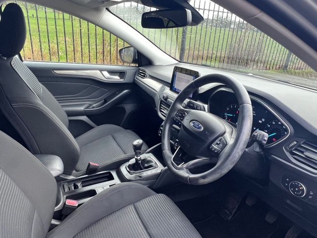 2019 Ford Focus 1L Titanium 5dr - Photo 2