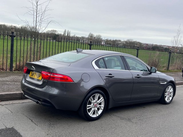 2017 Jaguar Xe 2L Prestige 4dr - Photo 6